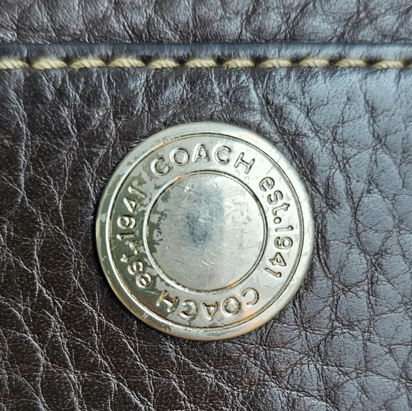 Vintage Coach Brown Zip Around Wallet Soft Pebbled Leather Contrast Stitch - Picture 5 of 13